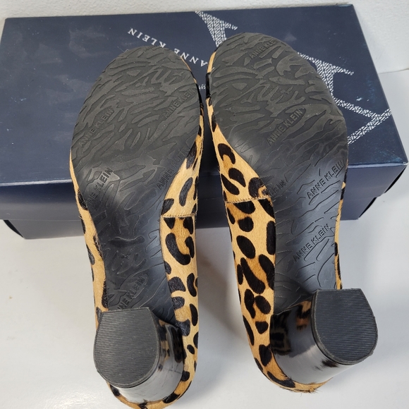 Womans Anne Klein iFlex Leopard Print Cow Fur 2.5Inch Pumps Size 7Med - Picture 10 of 16